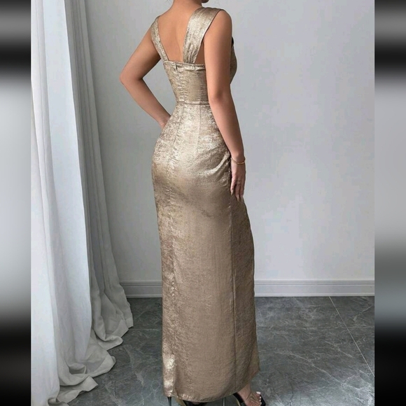 Elegant Sophisticated Women's Woven Gold Spaghetti Strap Sexy U-Neck Low Round - Picture 2 of 4